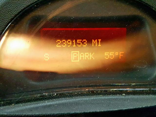 2G2WP552881102678 - 2008 PONTIAC GRAND PRIX GRAY photo 8