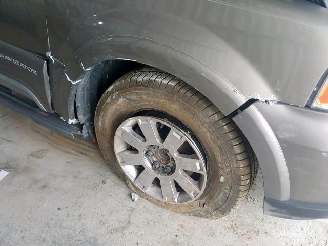5LMFU27R43LJ19938 - 2003 LINCOLN NAVIGATOR GRAY photo 9