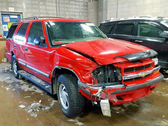 1GNDT13W012121574 - 2001 CHEVROLET BLAZER RED photo 1