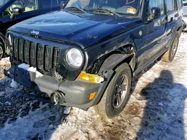 1J4GL38K75W632893 - 2005 JEEP LIBERTY RE BLACK photo 10