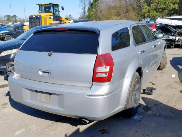 2D4FV47V37H619933 - 2007 DODGE MAGNUM SXT SILVER photo 4