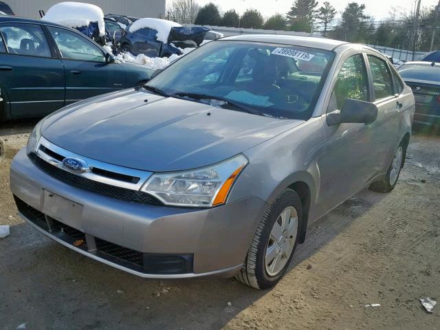 1FAHP34N98W282370 - 2008 FORD FOCUS S/SE GRAY photo 2