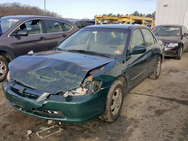 1HGCG6697YA138675 - 2000 HONDA ACCORD SE GREEN photo 2