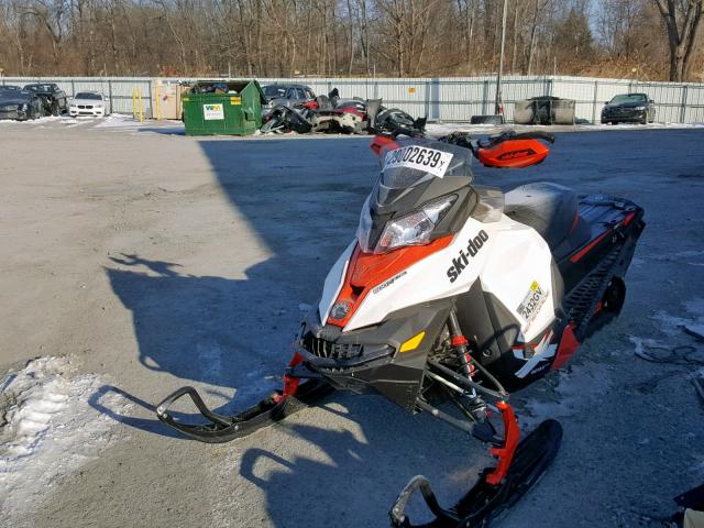 2BPSUWEC4EV000042 - 2014 SKI DOO RENEGADE TWO TONE photo 2