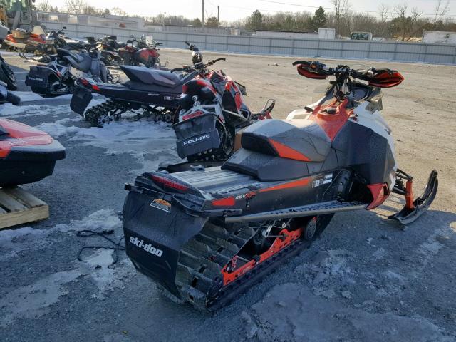 2BPSUWEC4EV000042 - 2014 SKI DOO RENEGADE TWO TONE photo 4