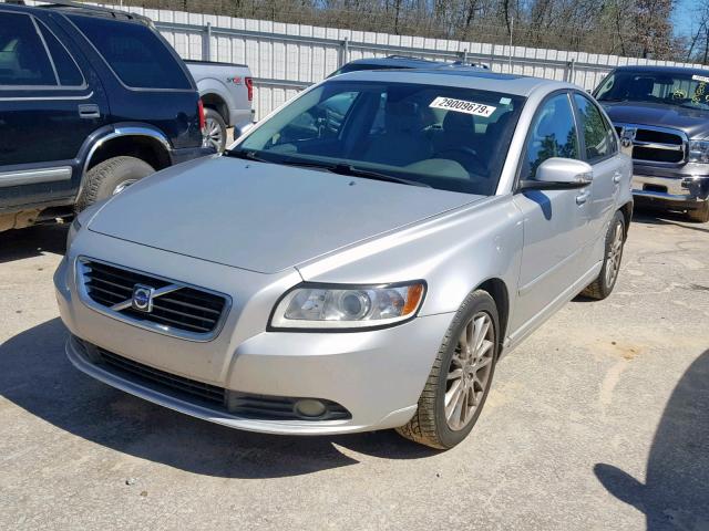 YV1382MS2A2488297 - 2010 VOLVO S40 2.4I SILVER photo 2