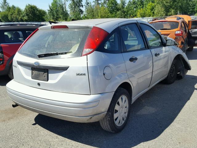 3FAFP37N75R126667 - 2005 FORD FOCUS ZX5 SILVER photo 4