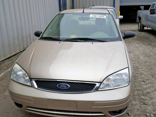 1FAHP34N77W211814 - 2007 FORD FOCUS ZX4 TAN photo 9