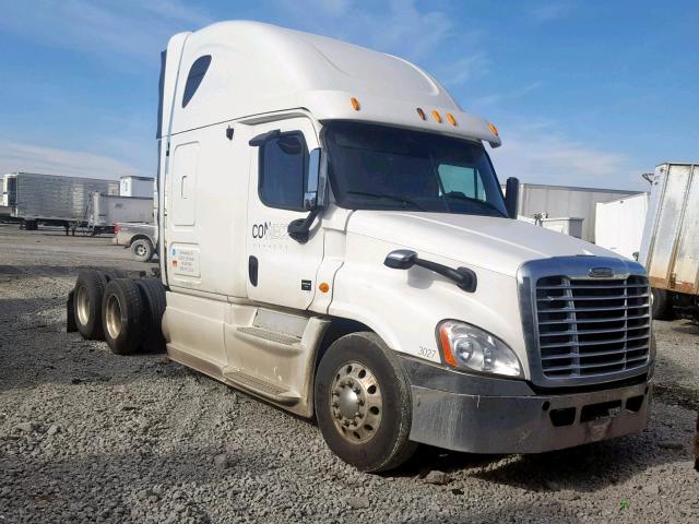 3AKJGLDV4DSFF7937 - 2013 FREIGHTLINER CASCADIA 1 WHITE photo 1