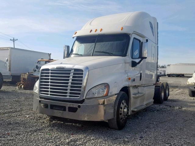 3AKJGLDV4DSFF7937 - 2013 FREIGHTLINER CASCADIA 1 WHITE photo 2