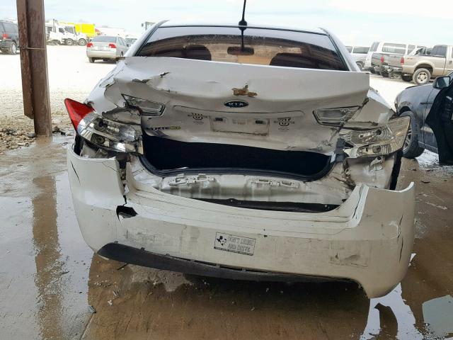 KNAFU4A21D5694841 - 2013 KIA FORTE EX WHITE photo 9