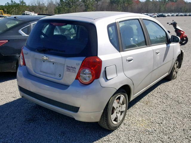 KL1TD66E09B338885 - 2009 CHEVROLET AVEO LS SILVER photo 4