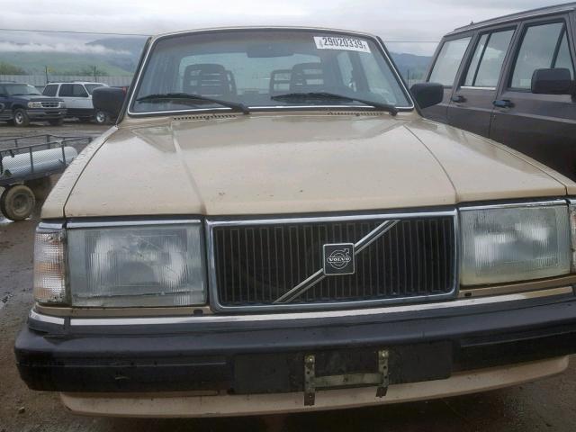 YV1AA8845L1399942 - 1990 VOLVO 240 BASE GOLD photo 9