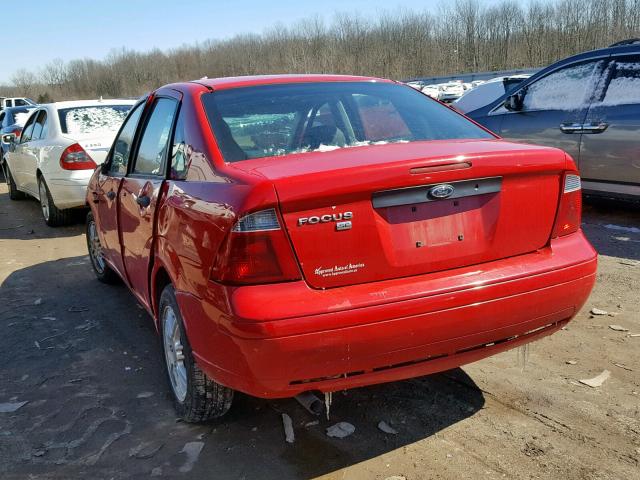 1FAHP34N07W174198 - 2007 FORD FOCUS ZX4 RED photo 3