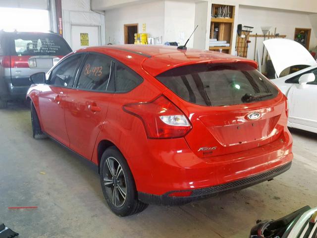 1FAHP3K23CL234740 - 2012 FORD FOCUS SE RED photo 3