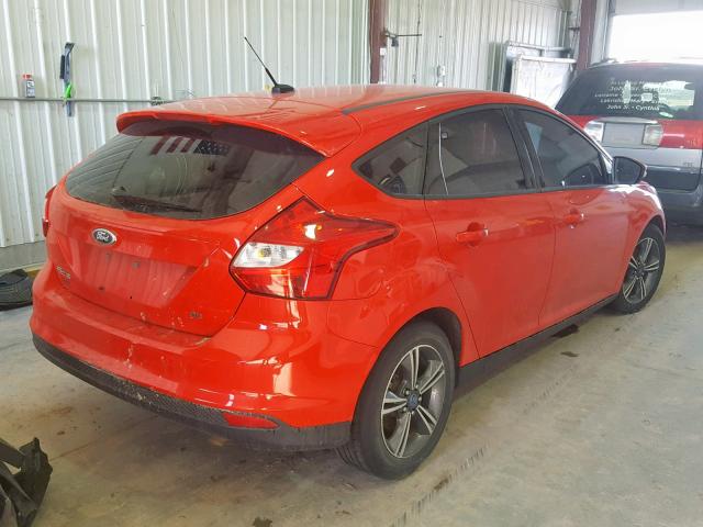 1FAHP3K23CL234740 - 2012 FORD FOCUS SE RED photo 4