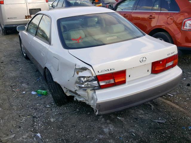 JT8BF28G1W5049741 - 1998 LEXUS ES 300 WHITE photo 3