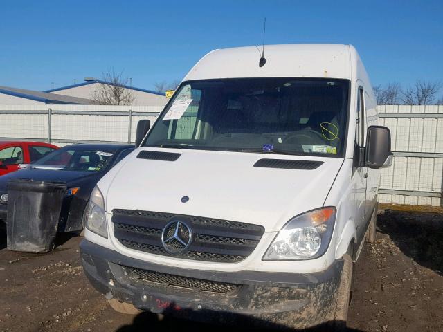 WD3PE8CC6D5776835 - 2013 MERCEDES-BENZ SPRINTER 2 WHITE photo 2