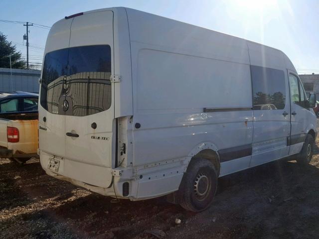 WD3PE8CC6D5776835 - 2013 MERCEDES-BENZ SPRINTER 2 WHITE photo 4