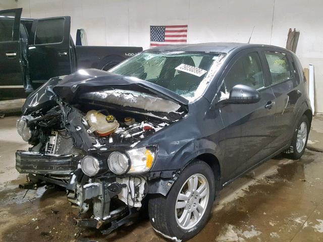 1G1JA6SH1C4197192 - 2012 CHEVROLET SONIC LS 灰色 照片 2