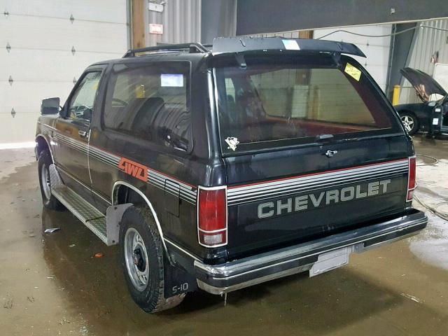 1GNCT18R1H0133592 - 1987 CHEVROLET BLAZER S10 BLACK photo 3