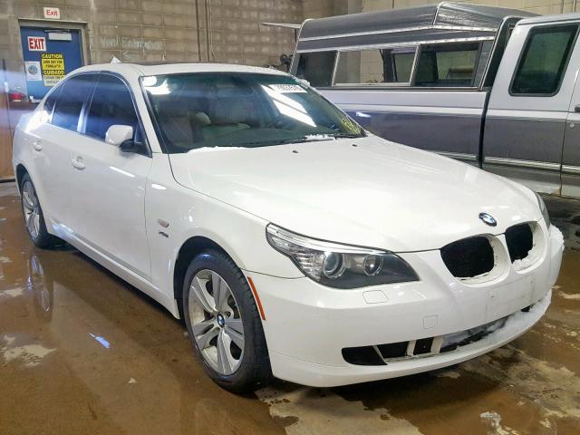 WBANV135X9C152686 - 2009 BMW 528 XI WHITE photo 1