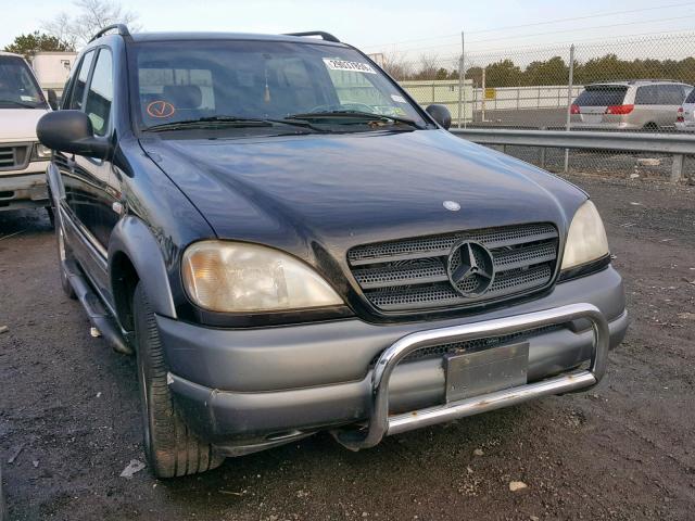 4JGAB54E1WA010844 - 1998 MERCEDES-BENZ ML 320 BLACK photo 1