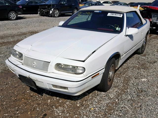 1C3XU4538PF654902 - 1993 CHRYSLER LEBARON WHITE photo 2