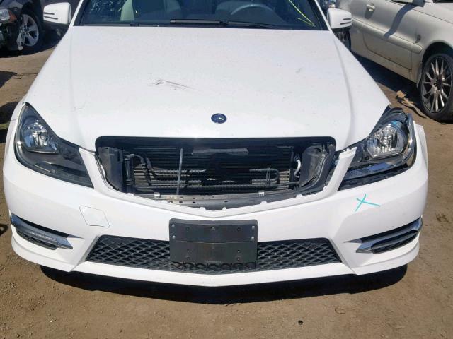 WDDGF4HB1DR268654 - 2013 MERCEDES-BENZ C 250 WHITE photo 9