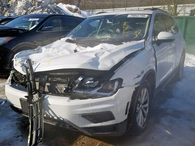 3VV2B7AX8JM071955 - 2018 VOLKSWAGEN TIGUAN SE WHITE photo 2