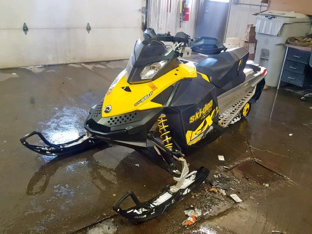 2BPSUBBA7BV000026 - 2011 SKI DOO MXZ550 YELLOW photo 2