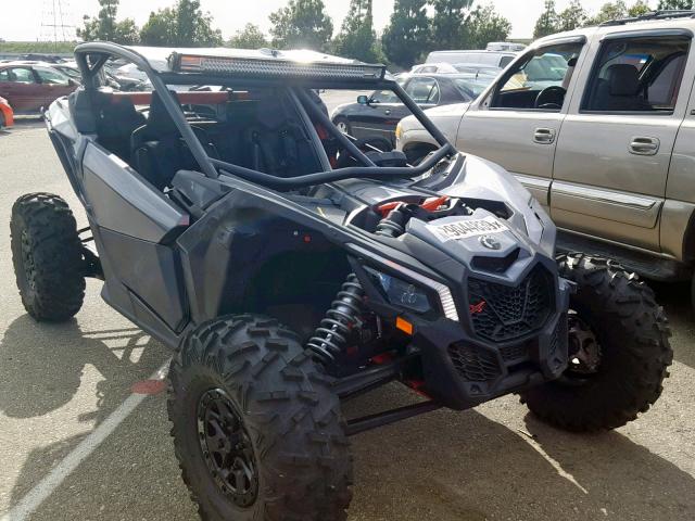 3JBVXAW22HK000315 - 2017 CAN-AM MAVERICK X SILVER photo 1