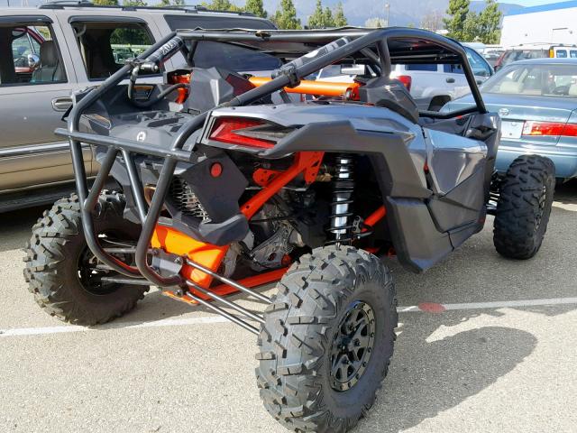 3JBVXAW22HK000315 - 2017 CAN-AM MAVERICK X SILVER photo 4