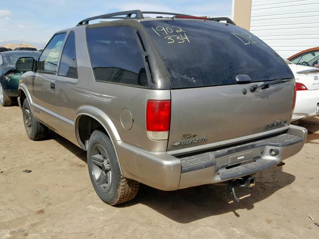 1GNCS18W2YK107399 - 2000 CHEVROLET BLAZER SILVER photo 3