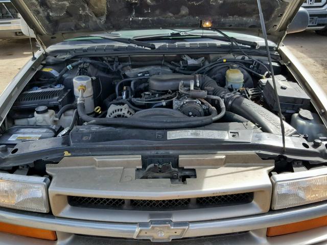 1GNCS18W2YK107399 - 2000 CHEVROLET BLAZER SILVER photo 7