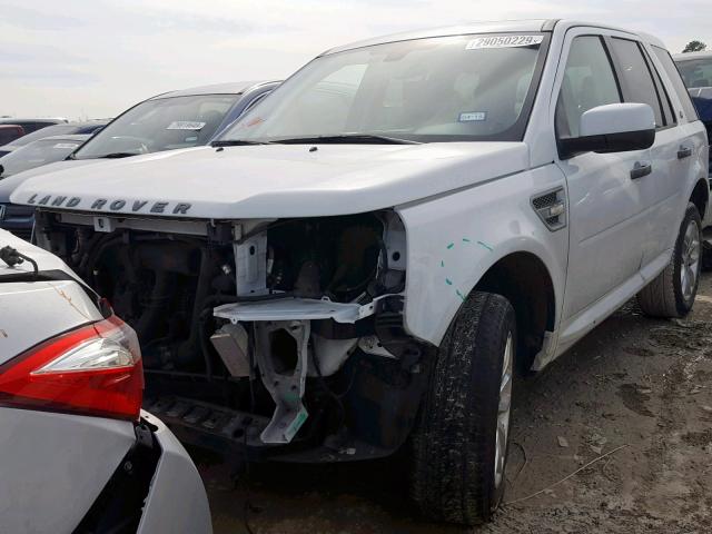 SALFR2BN9BH244408 - 2011 LAND ROVER LR2 HSE WHITE photo 2