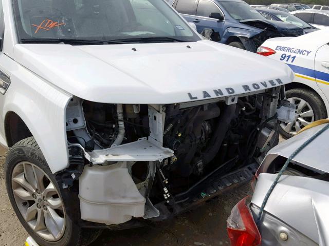 SALFR2BN9BH244408 - 2011 LAND ROVER LR2 HSE WHITE photo 9