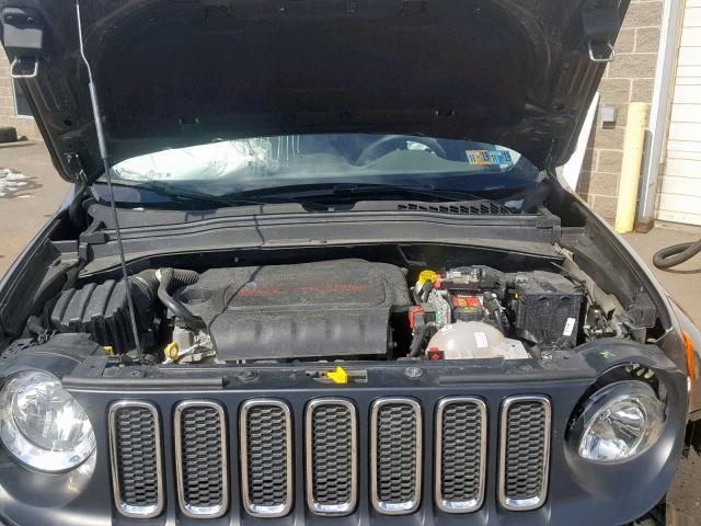 ZACCJBAB6HPG07984 - 2017 JEEP RENEGADE S ნაცრისფერი ფოტო 7