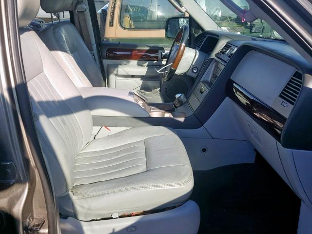 5LMFU28R04LJ12856 - 2004 LINCOLN NAVIGATOR BEIGE photo 5