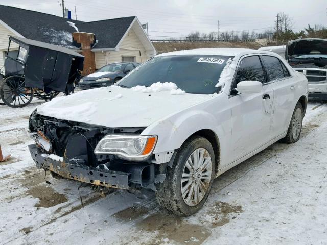 2C3CCARG9DH533397 - 2013 CHRYSLER 300 WHITE photo 2