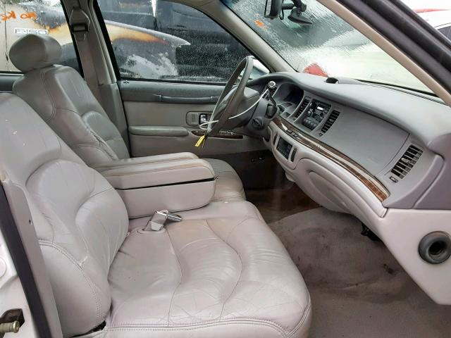 1LNLM82W1VY655502 - 1997 LINCOLN TOWNCAR WHITE photo 5