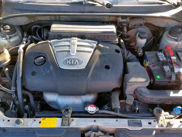 KNADC125936241187 - 2003 KIA RIO SILVER photo 7