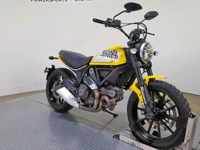 ML015ANMXFT001154 - 2015 DUCATI SCRAMBLER YELLOW photo 2