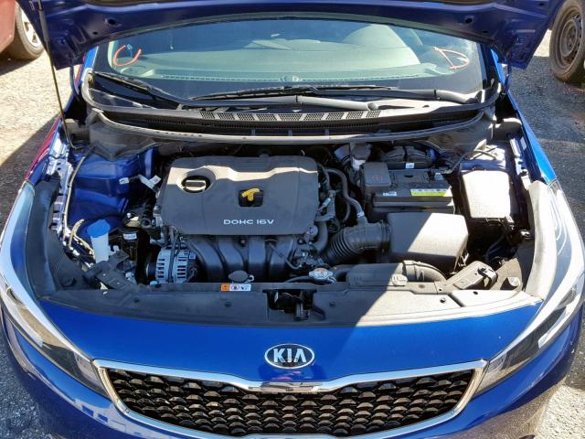 3KPFL4A74HE123064 - 2017 KIA FORTE LX BLUE photo 7