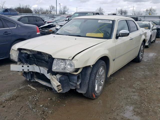 2C3AA63H45H170455 - 2005 CHRYSLER 300C BEIGE photo 2