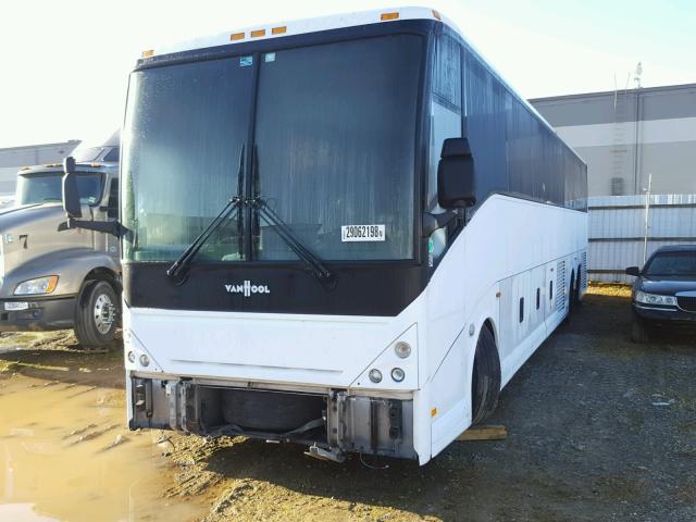 YE2CC16B352046569 - 2005 VAN HOOL C2045 WHITE photo 2