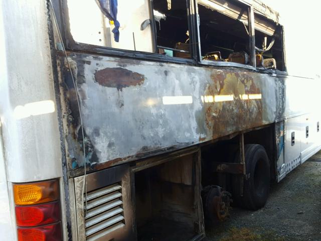 YE2CC16B352046569 - 2005 VAN HOOL C2045 WHITE photo 9