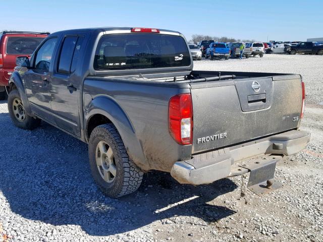 1N6AD07U26C446592 - 2006 NISSAN FRONTIER C GRAY photo 3