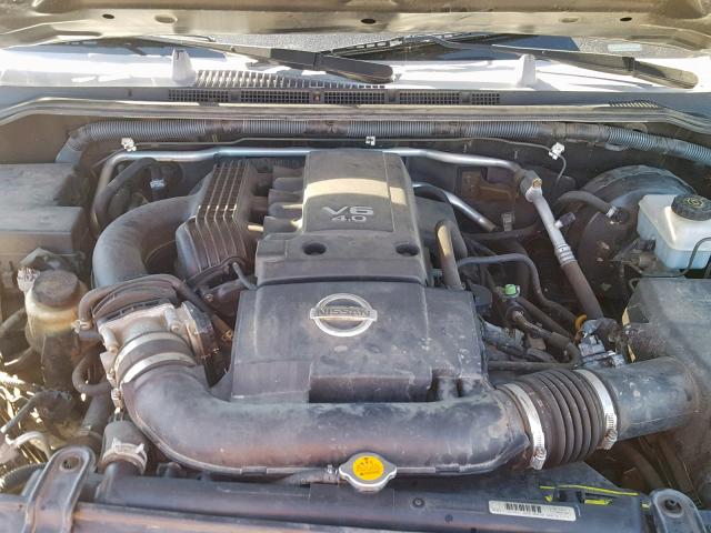 1N6AD07U26C446592 - 2006 NISSAN FRONTIER C GRAY photo 7