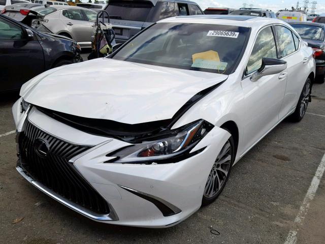 JTHB21B16K2001111 - 2019 LEXUS ES 300H WHITE photo 2